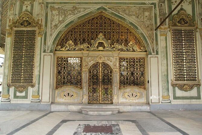 Guided Tour to Topkapi Palace with Skip-the-Line Entry Ticket - FAQs