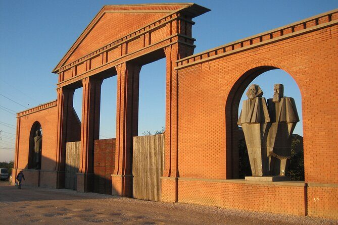 Guided Tour with Admission in Memento Park - Discover Budapest’s Communist Past with This Guided Tour of Memento Park