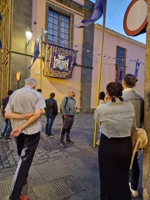 Guided visit and mysteries in San Cristóbal de La Laguna with a sweet treat. - Key Points