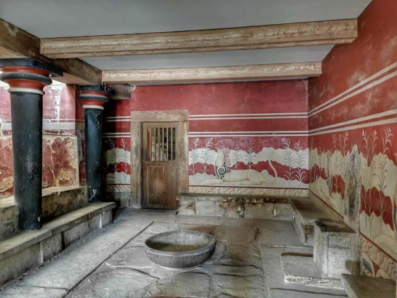 Guided visit of Knossos Palace in Spanish - A Detailed Look at the Knossos Guided Tour in Crete