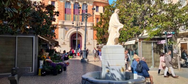 Guided visit on foot through Cádiz: stories from the hand of a local guide - Why This Tour Works