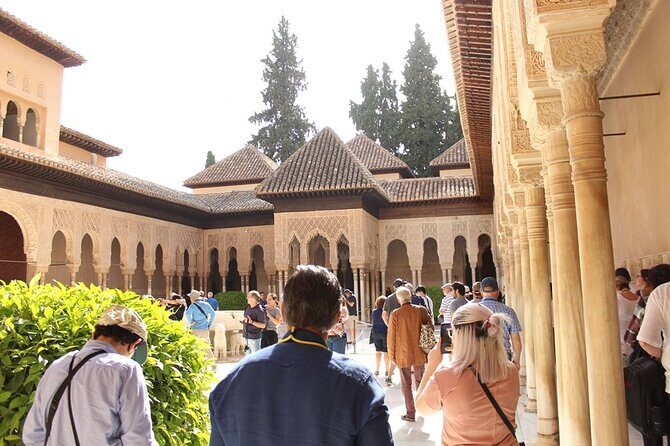 Guided visit to the Alhambra, Nasrid Palaces and Generalife - Exploring the Alhambra: What You Can Expect