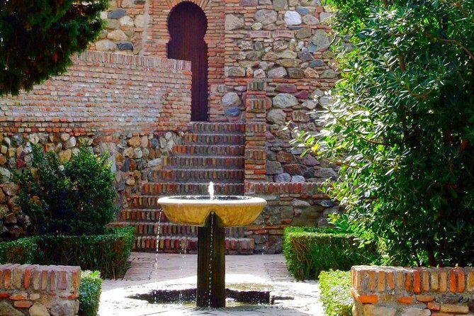 Guided visit to the Roman Theater and Alcazaba in Malaga - FAQ