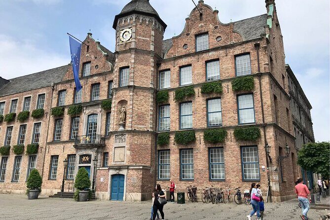 Guided Walking Tour in Dusseldorf - A Closer Look at the Düsseldorf Guided Walking Tour