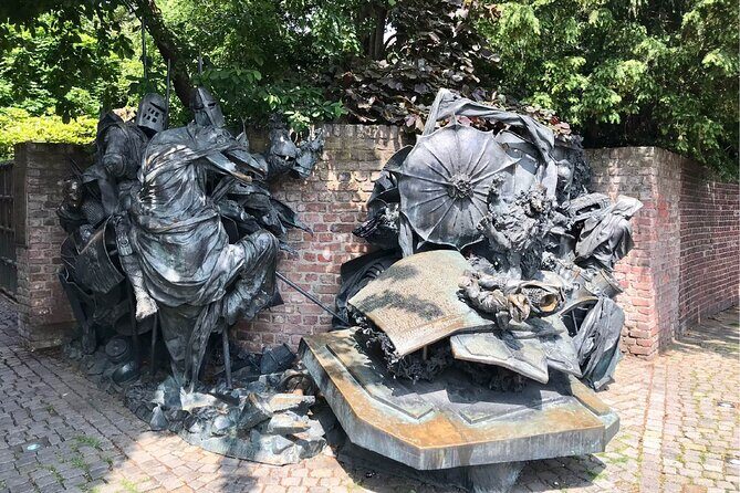 Guided Walking Tour in Dusseldorf - Who Should Take This Tour?