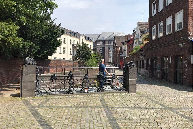 Guided Walking Tour in Dusseldorf - FAQ