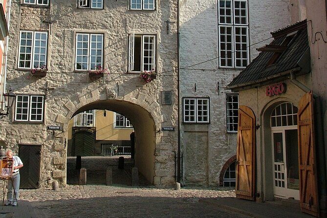 Guided Walking Tour in Riga - Key Points