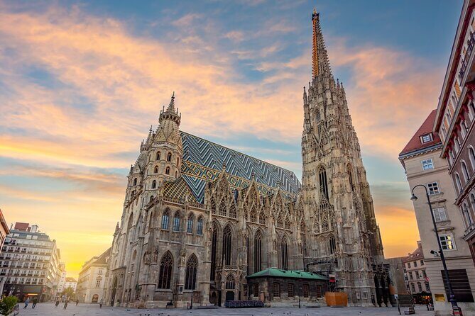 Guided Walking Tour of Vienna City Center Highlights - Engaging Introduction: Discover Vienna on Foot