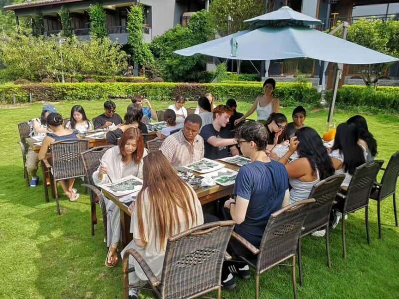 Guilin: Chinese Calligraphy and Chinese-Style Fan Painting - Guilin: Chinese Calligraphy and Chinese-Style Fan Painting – A Cultural Artistic Escape