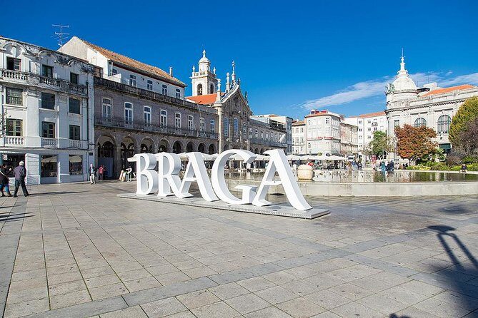 Guimarães & Braga Port Private Tour with Lunch and Green Wine - In Closing