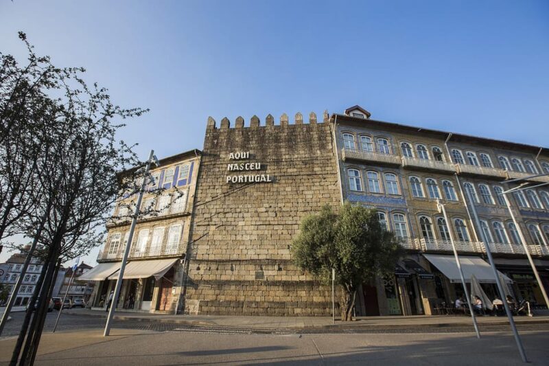 Guimaraes Local Tours ; Visit the Castle , Palace and City - Key Points