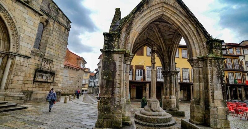 Guimaraes Local Tours ; Visit the Castle , Palace and City - FAQ