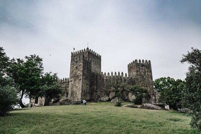 Guimarães Old Town Private Walking Tour - Key Points