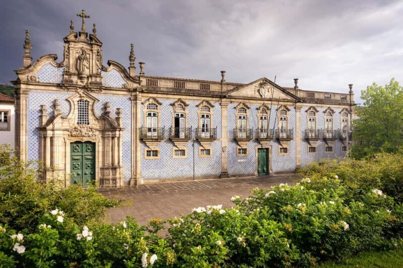 Guimarães: Private Flexible Walking Tour in Historic Center - The Dukes’ Palace and Santa Maria Street