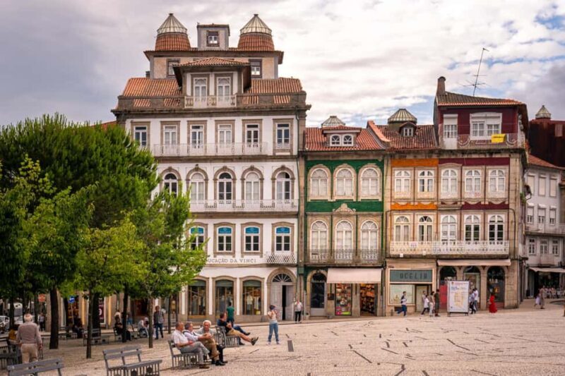 Guimarães: Private Flexible Walking Tour in Historic Center - Southward to Medieval and Religious Sites