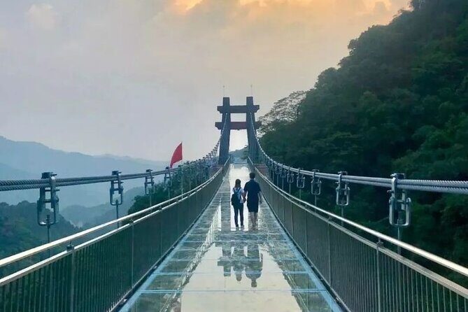 Gulong Gorge Glass Bridge and Underground River Cave Private Tour - Discover the Natural Wonders of Gulong Gorge and Jinlong Cave