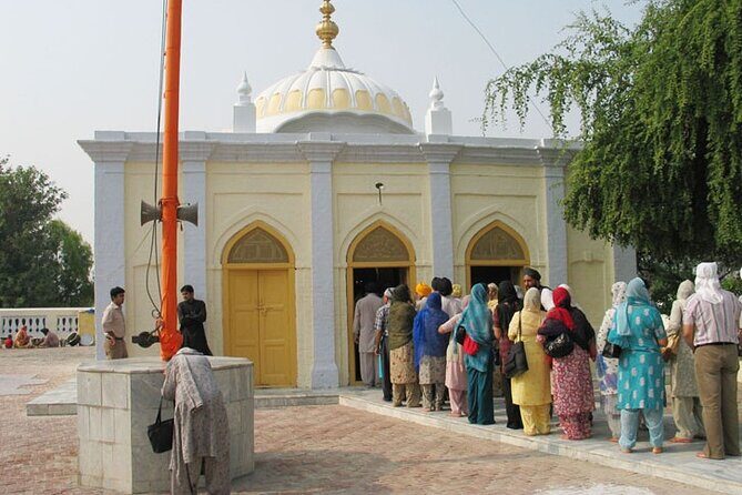 Gurdwara Sacha Sauda Nankana Sahib and Hiran Minar 1 Day Tour - Key Points