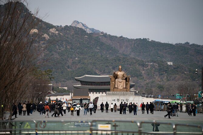 Gwanghwamun Tour l 120 minutes to Understand Local Korean Society - Key Points