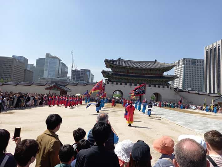 Gyeongbokgung-Folk Museum-Bukchon-Jogyesa temple in Insadong - What to Expect at Each Location
