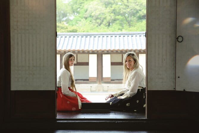 Gyeongbokgung Hanbok Photo Shoot - An In-Depth Look at the Gyeongbokgung Hanbok Photo Shoot