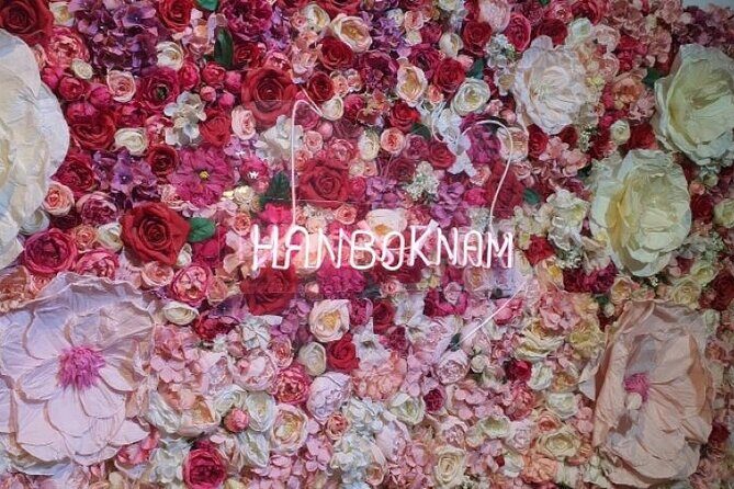 Gyeongbokgung Palace Hanbok Rental Experience Hanboknam () - The Sum Up