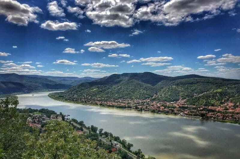Gyr: Private Boat Tour to Visegrád with Danube Bend Views - Exploring the Danube: An Authentic Waterway Journey