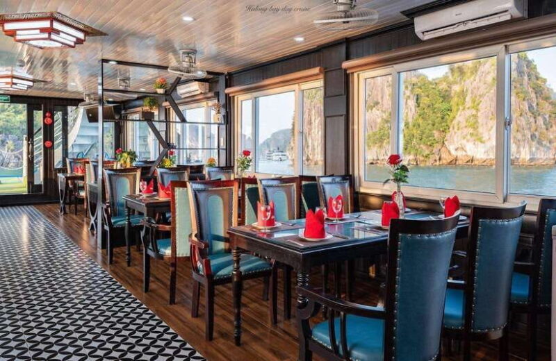 Ha Long bay 1 day: Kayak, Swim, Surprise Cave, Titov island - In-Depth Review of the Ha Long Bay One-Day Tour