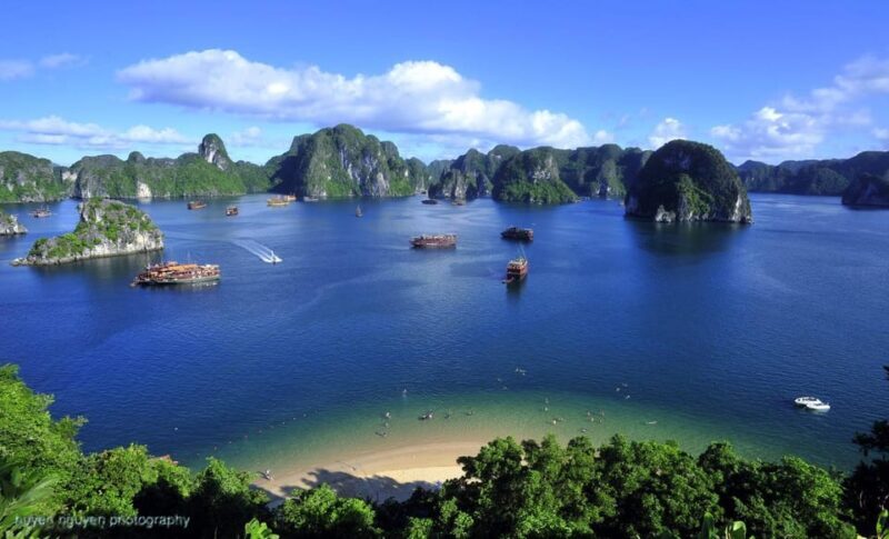Ha Long Bay 1 Day Tour with 6 hours on 3* Cruise - A Deep Dive into the Ha Long Bay Experience