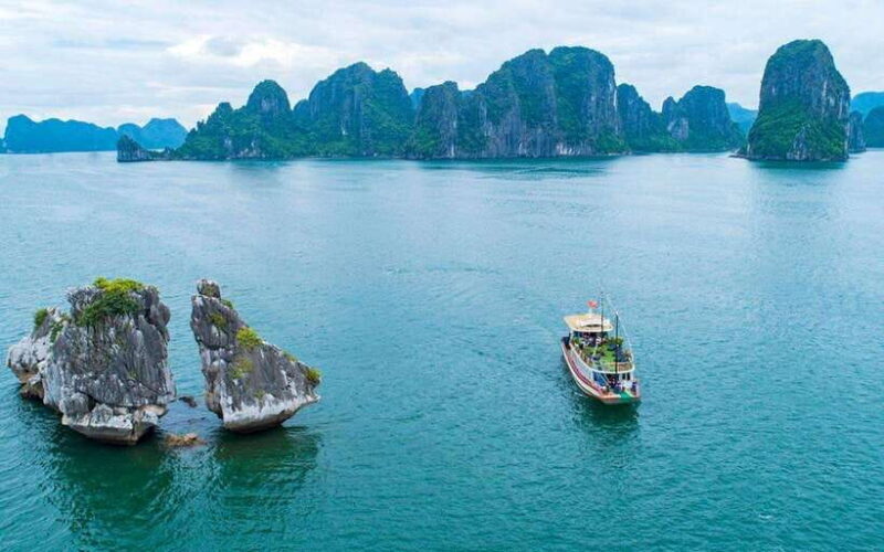 Ha Long Bay: 4.Hour Cruise with Caving, Kayaking, & Lunch - Who Would Enjoy This Tour?