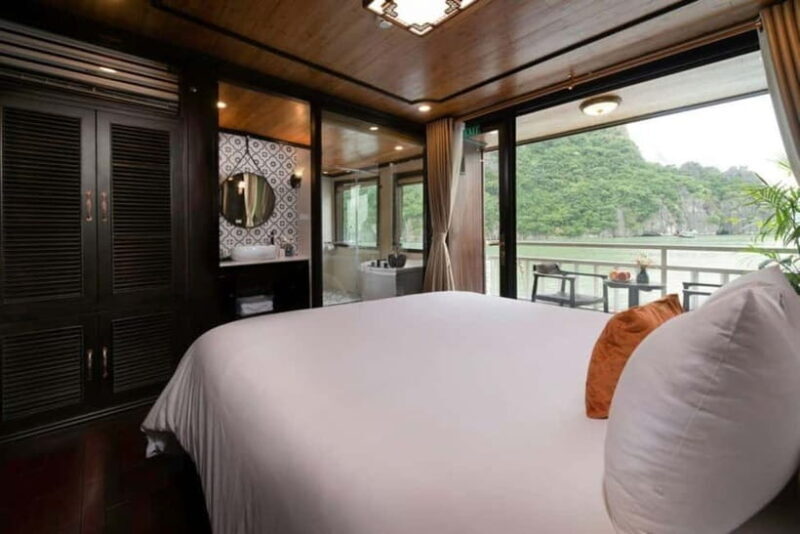 Ha Long Bay Cruise 3D2N with Balcony Cabin, Caves & Island - Who Is This Tour Best For?