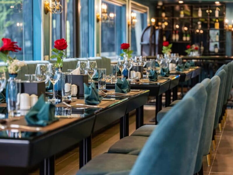 Ha Long Bay Cruise w/ Jacuzzi, Kayak & Limo from Hanoi - Key Points