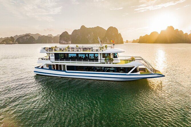 [Ha Long Bay] Luxury Cruise Day Tour From Hanoi, Caves & Buffet - Discovering Halong Bay: A Day on a Luxury Cruise
