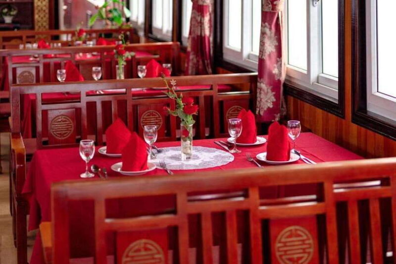 Ha Long Bay Small Deluxe Cruise Day Trip With Kayak & Lunch - Key Points