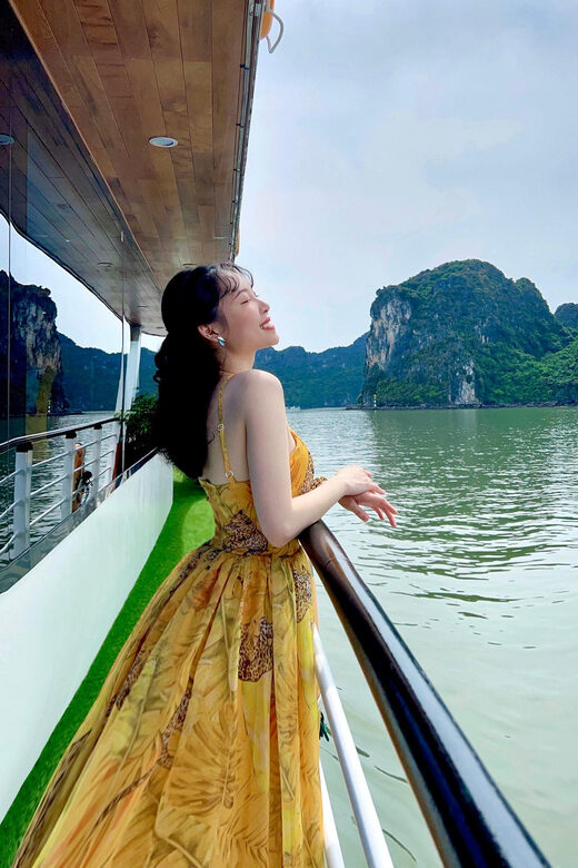 Ha Long full day trip ;Sung Sot cave, Titov island, kayaking - Exploring Ha Long Bay in Detail