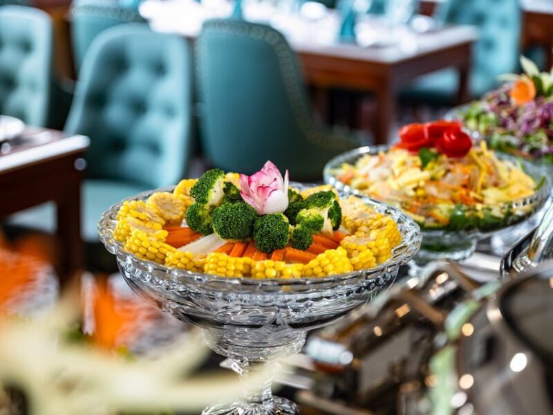 Ha Noi : Ha Long Bay 5-Star Cruise with Kayak & Buffet Lunch - Discover Ha Long Bay in Comfort and Style