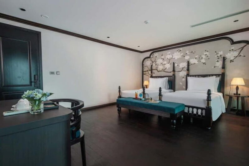 Ha Noi: Ha Long Bay and Lan Ha Bay 2 days 1 night w Transfer - The Experience in Detail: Navigating the 2 Days