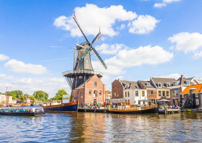 Haarlem: Sightseeing Canal Cruise through the City Center - Key Points