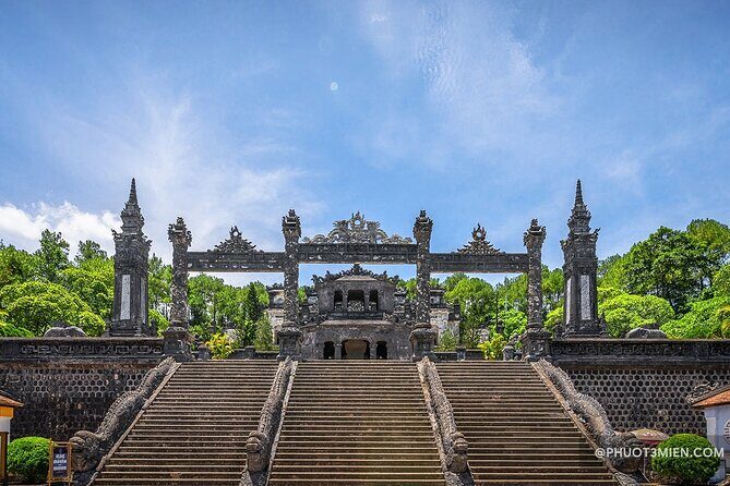 Hai Van Pass and Hue City Sites Deluxe Small Group Tour - FAQ