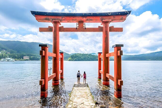 Hakone & Mount Fuji Day Trip:Lake Ashi Torii Gate & Oshino Hakkai - Key Points