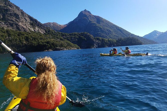 Half a day of kayaking on the Nahuel Huapi lake in private service - Frequently Asked Questions
