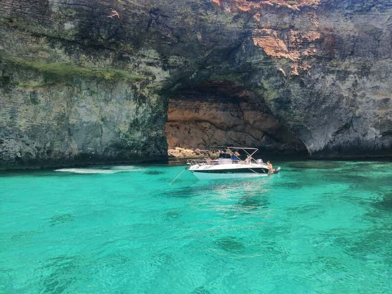 Half day - 4 hours Comino, Blue Lagoon up to 12 guests - Who Should Consider This Experience?