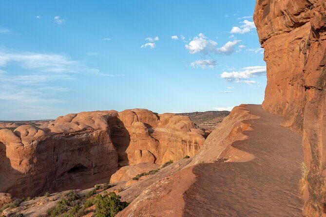 Half Day Arches 4x4 with Delicate Arch Hike - Key Points