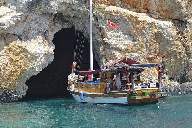 Half-Day Boat Tour to Antalya Waterfalls - The Experience in Depth