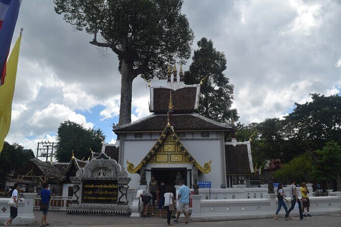 Half Day Chiang Mai City and Cultural by TukTuk, Samlor & Red car (Private Tour) - FAQs