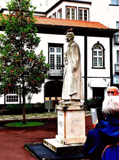Half Day City Tour in Beautiful Ponta Delgada DE/EN/PT - Quick Overview