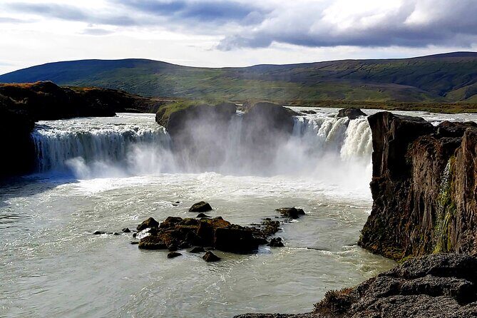 Half-Day Combo Tour to Goðafoss, Laufas and The Christmas House - What’s the True Value?