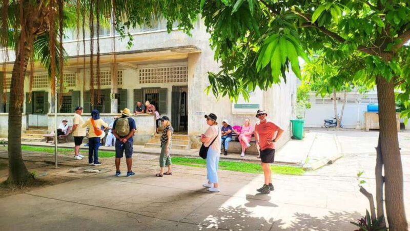 Half Day: Dark Year of Phnom Penh and Survivor Encounter - A Journey Through Darkness: Phnom Penhs Untold History