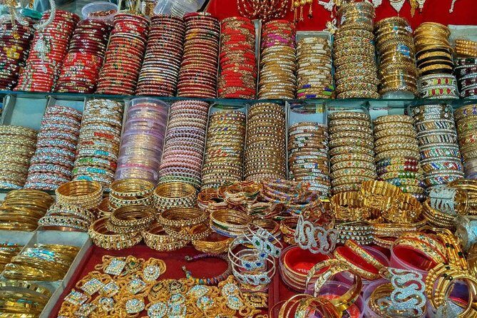 Half Day Delhi Shopping Tour With Shopping Consultant - FAQ