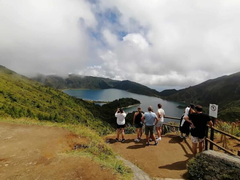 Half Day Fire Lake, Pineapple & Tea by SUV - Why This Tour Stands Out