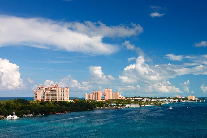 Half-Day Guided Boat Tour of Nassau Harbour and Rose Island - A guided boat tour combining Nassau’s vibrant harbor, historic sites, and a relaxing escape to Rose Island for swimming pigs and beach time